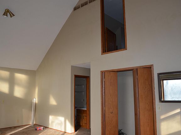 3rd image of 15803 S Topeka Ave