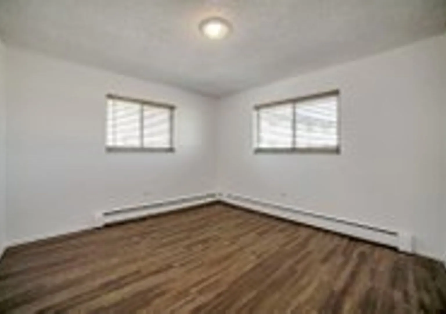 Cute updated 3 bedroom Condo! Community Pool! Off Street Parking! Move in Ready! — Photo 4