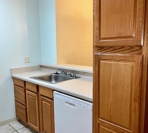 5th image of 129 Piccadilly Pl APT B