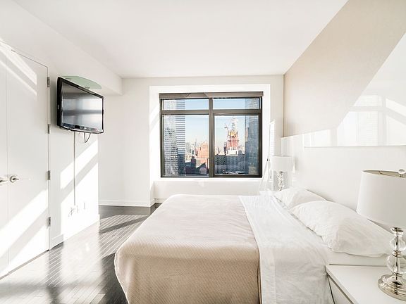 5th image of 123 Washington St #30TH-FL