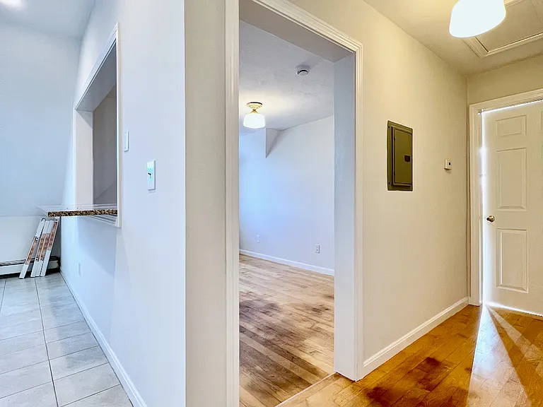 131 Pearl St #3R — Photo 6