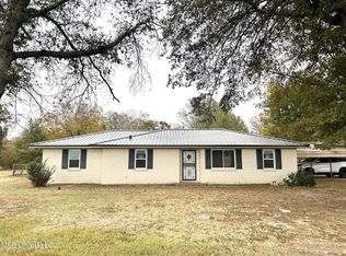 411 Smith Rd, Cleveland, MS 38732