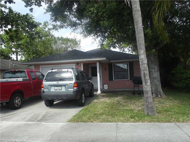 1st image of 1425 20th Ave SW