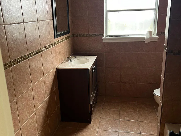 204 Grantham Rd — Photo 8