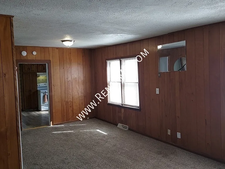 1108 NE Kellam Ave — Photo 3