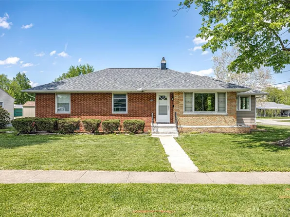 1025 E Hauser St, Litchfield, IL 62056