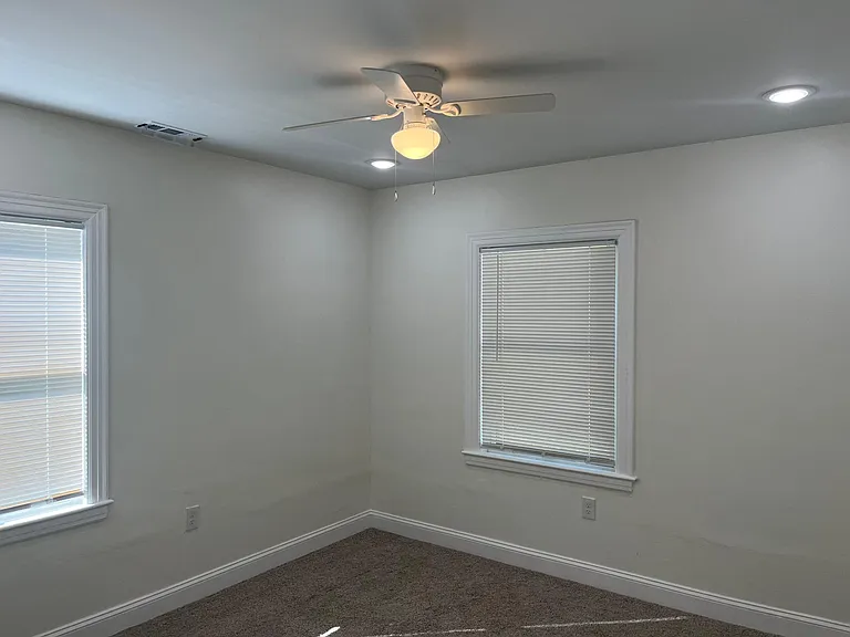 106 Lyndon Ln — Photo 13