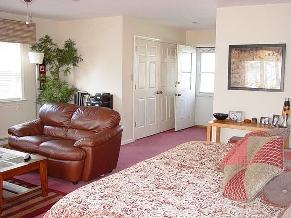 1st flr master suite