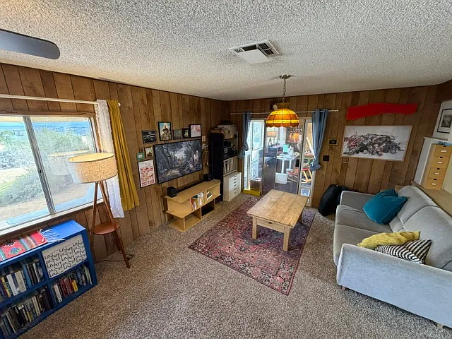 2 bed, 1.5 bath, 1500 sqft, $1,800 — Photo 2