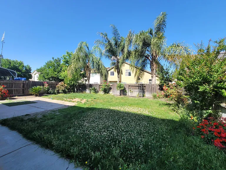 415 Zinnia Ct — Photo 41