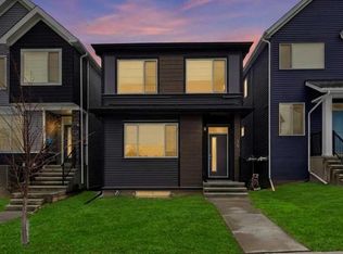 34 W Aquila Way NW, Calgary, AB T3R1Z6