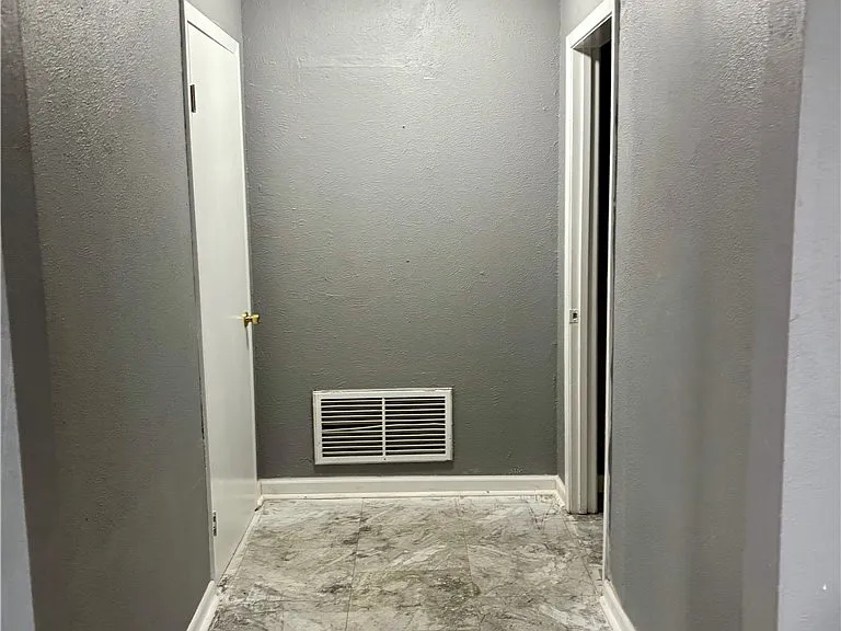 711 W Lakeside Dr — Photo 11