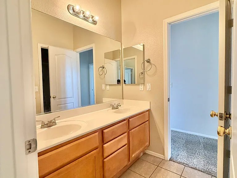 11830 W Washington St — Photo 24