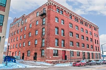 2nd image of 402 E 4th St