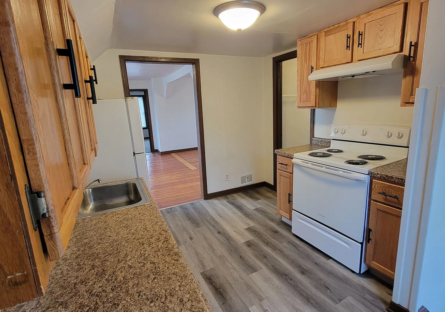 1168 1/2 Shawano Ave — Photo 2