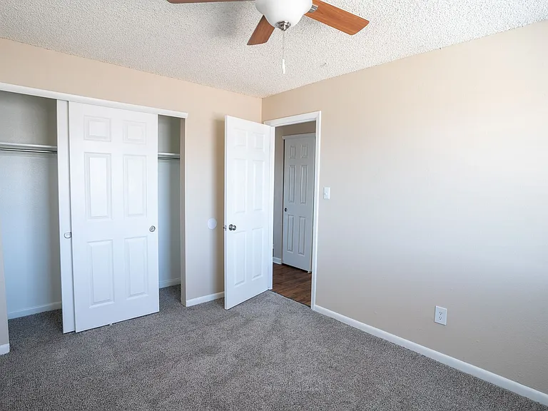 Linda Kay Apartments — Photo 30