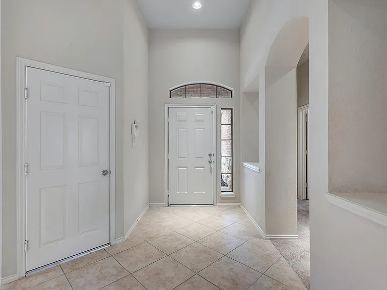 3711 Rocky Ledge Ln — Photo 3