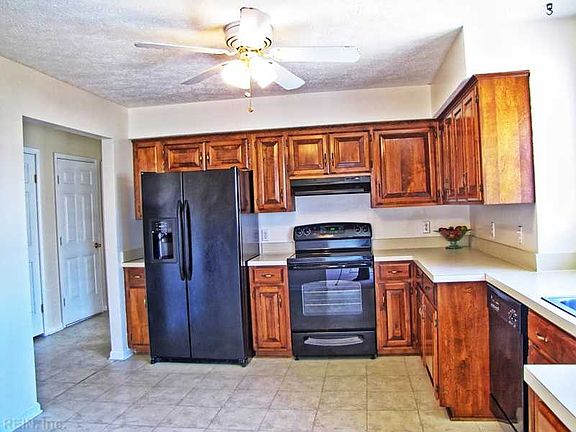 5th image of 933 Jouett Dr