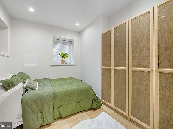 5th image of 2812 13th St NW APT 1