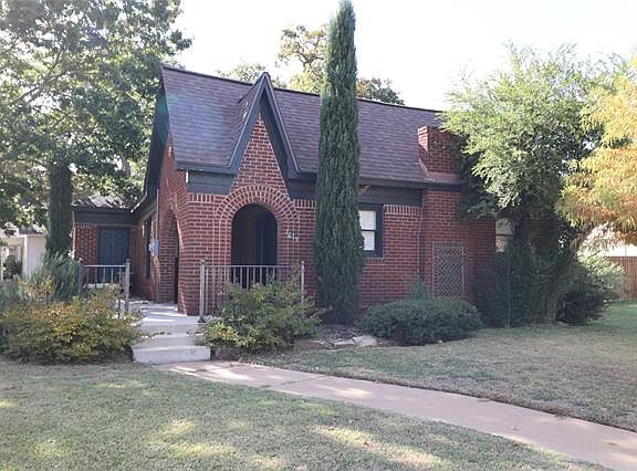 2nd image of 1619 Vincent St