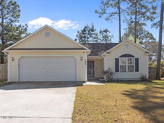 3rd image of 102 Sycamore Drive
