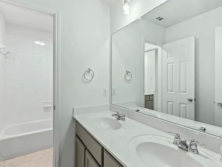 4424 Overbrook Dr — Photo 13