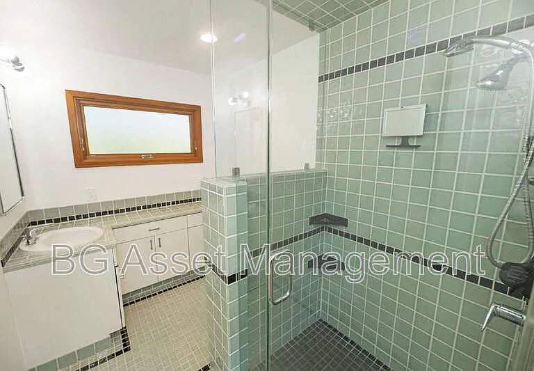 1411 Arlington Blvd — Photo 23