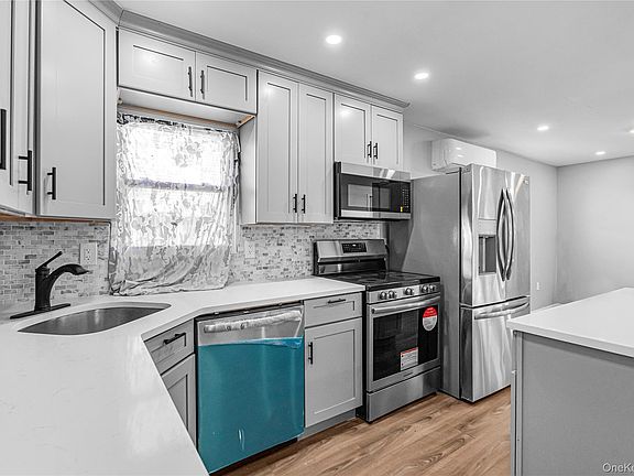 4th image of 1161 E 88th Street