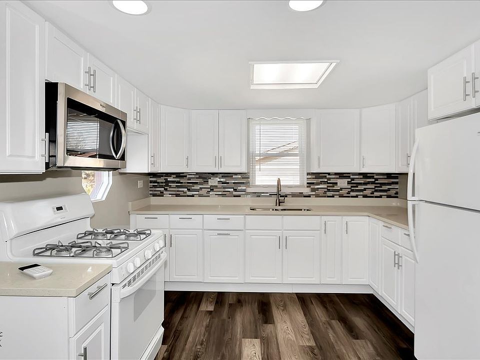 2nd image of 3714 Cedar Rd
