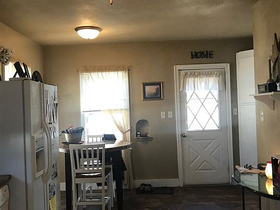 3rd image of 505 Oak St