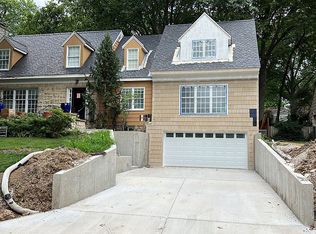 5318 Mission Rd, Fairway, KS 66205