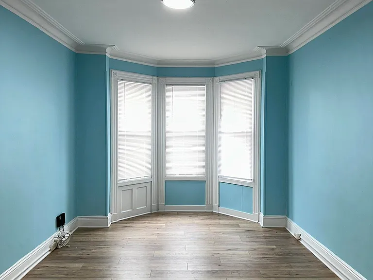 335 Summit Ave #1 — Photo 6