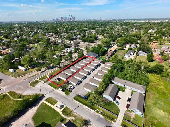 3805 Wipprecht St, Houston, TX 77026
