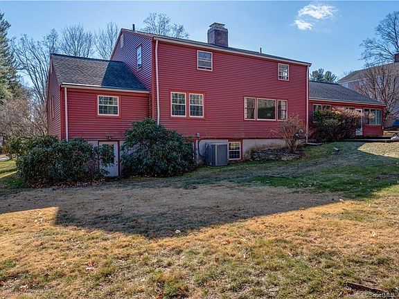 4th image of 36 Uplands Dr
