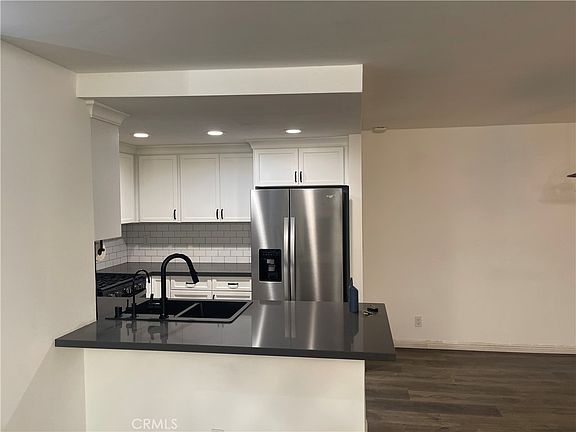 4th image of 15511 Sherman Way #15511