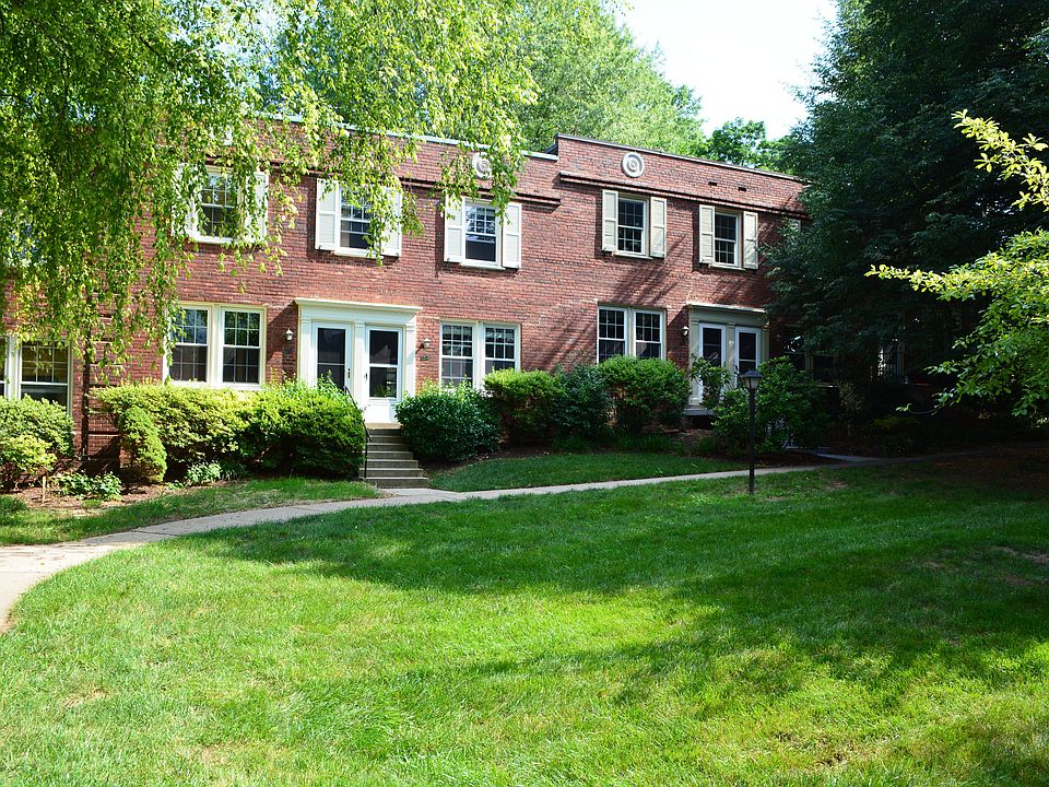 1st image of 1201 S Barton St Unit 157