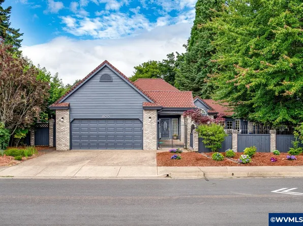 1800 Center St SE, Albany, OR 97322