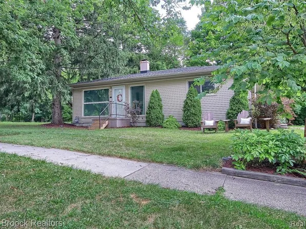 1218 City Dr, Ann Arbor, MI 48103