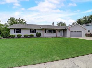 1624 Parknoll Ln, Port Washington, WI 53074