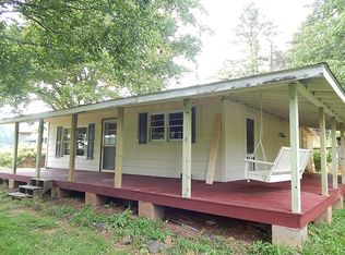 32 Joe Ln, Hayesville, NC 28904