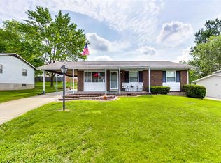 27 Carpenter Dr, Saint Peters, MO 63376