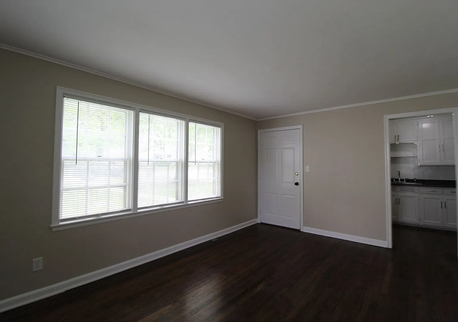 1 Bedroom 1 Bath Duplex in Navy Hill Area in Olathe — Photo 3