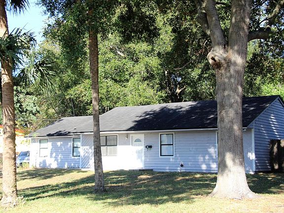 2nd image of 610 Arlingwood Ave