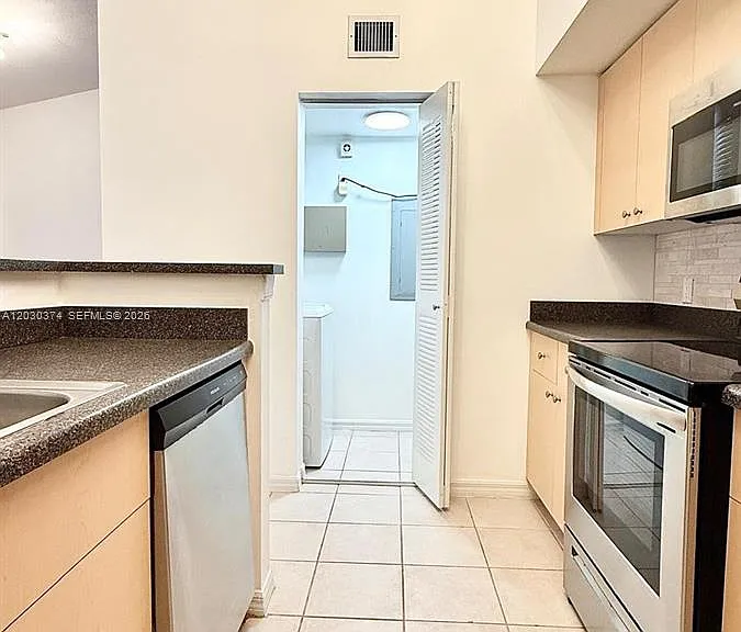 4220 San Marino Blvd #303 — Photo 10