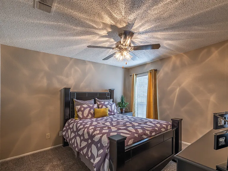 Sutton House Apartments — Photo 45