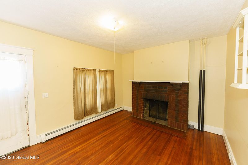 3rd image of 1 Horton Avenue