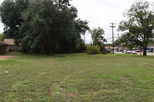 2nd image of 614 Lynda Ln