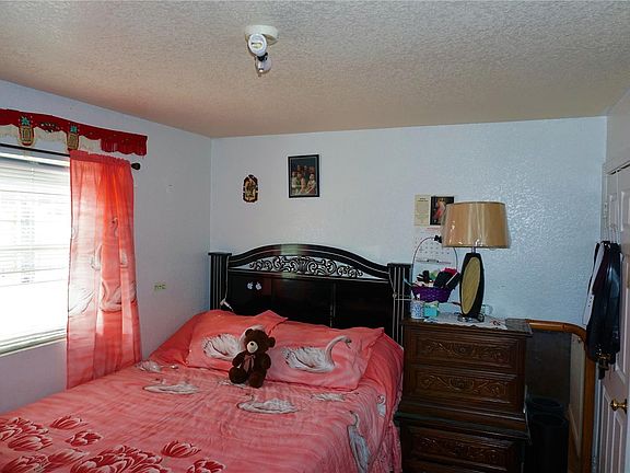 3rd image of 812 S Shoshone St