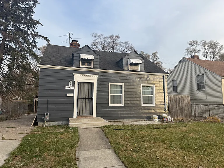 19336 Binder St — Photo 1