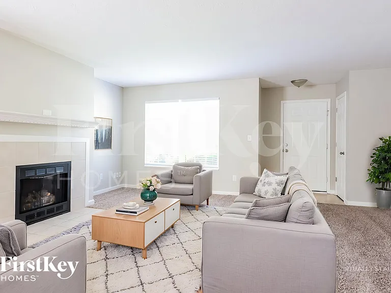 7025 Village Oaks Dr — Photo 5